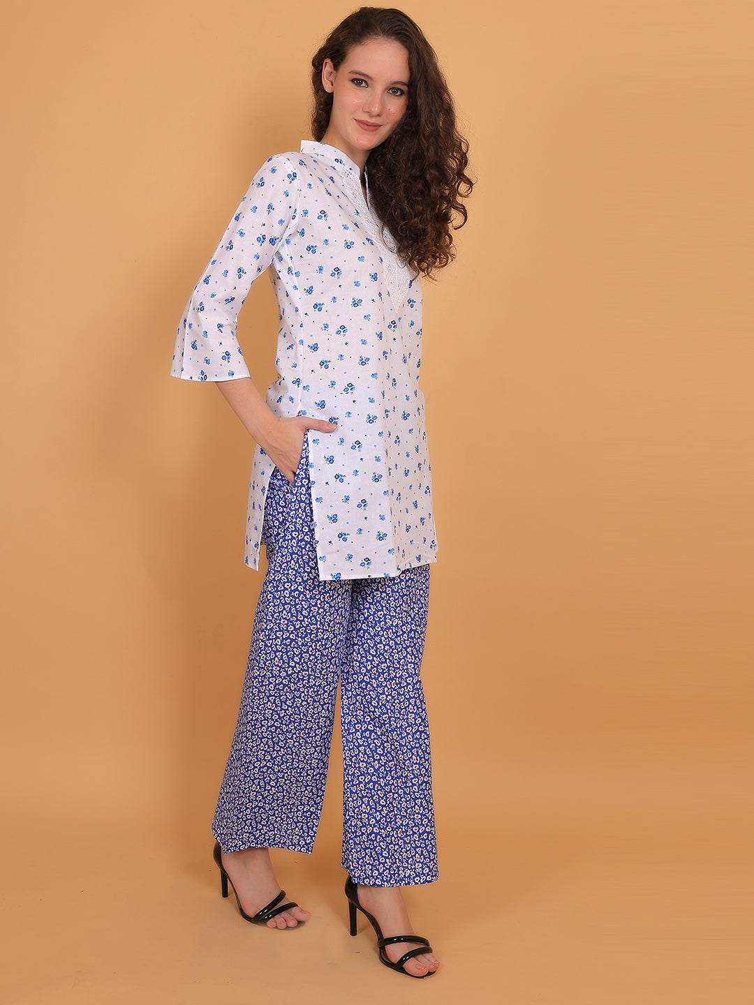 Women White & Blue Floral Printed Cotton Kurta with Blue Printed Palazzo & Side Pocket