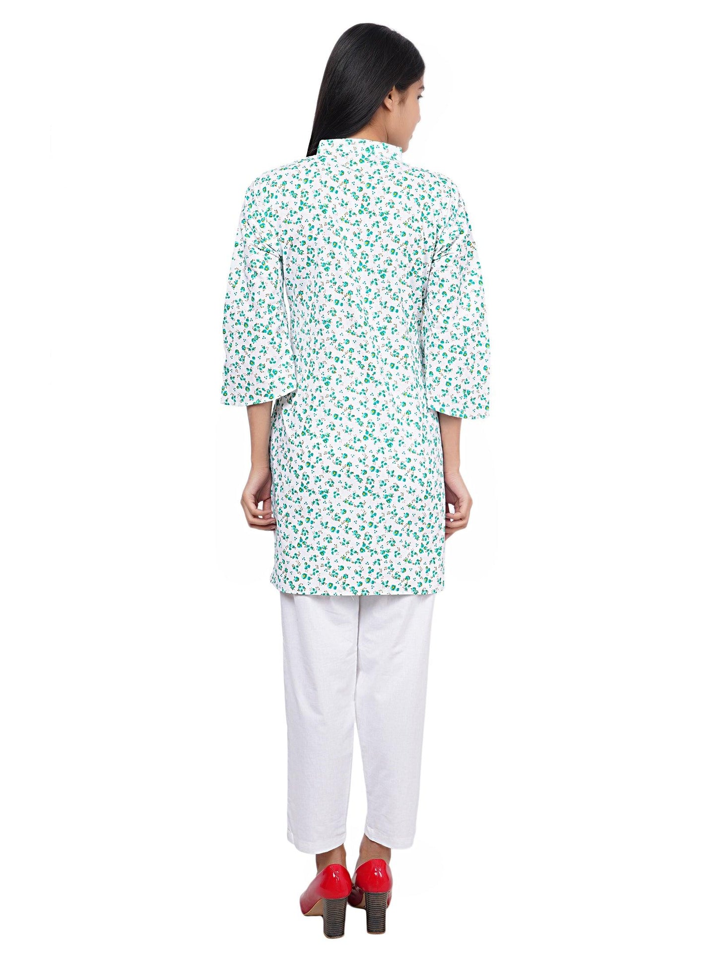 Trendzmy Women Green and Red Floral Print Pure Cotton Straight Kurta Pack Of 2