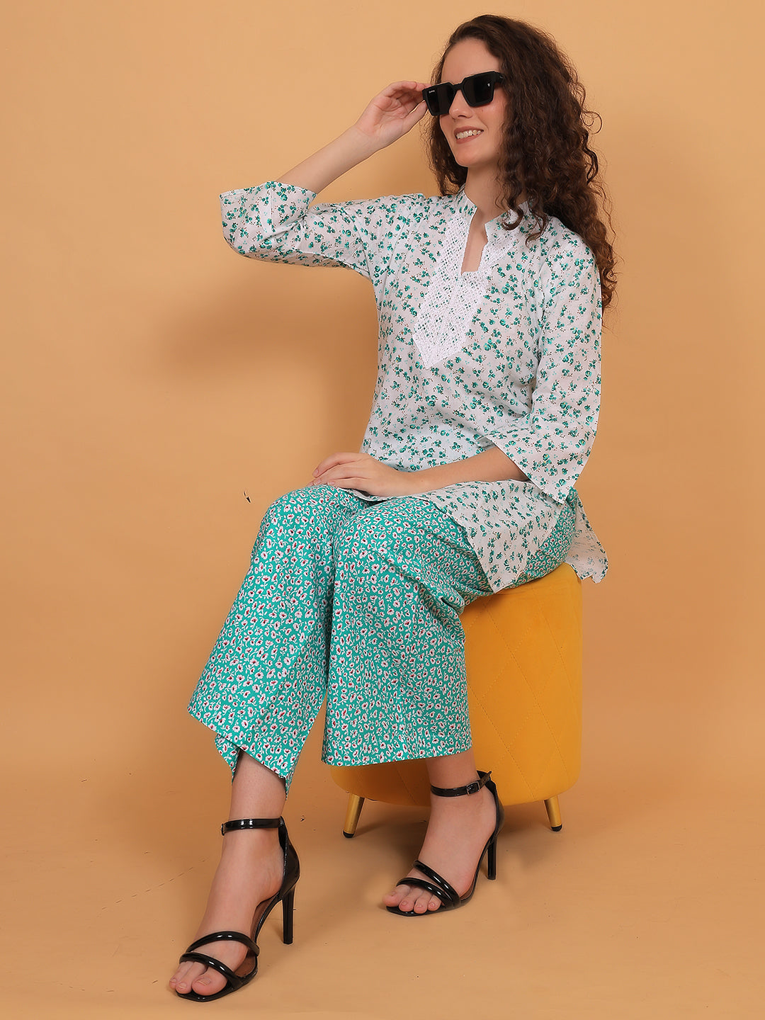 Women White & Green Floral Printed Cotton Kurta with Green Printed Palazzo & Side Pocket