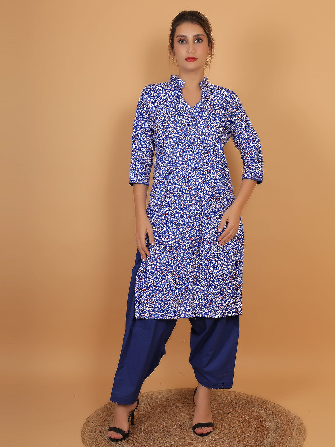 Women Blue Floral Printed Cotton Kurta with One Side Pocket