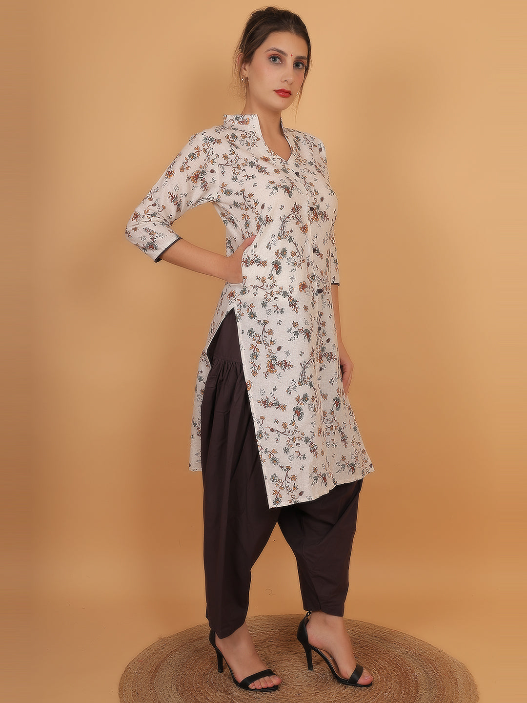 Women Brown Floral Printed Cotton Kurta with One Side Pocket
