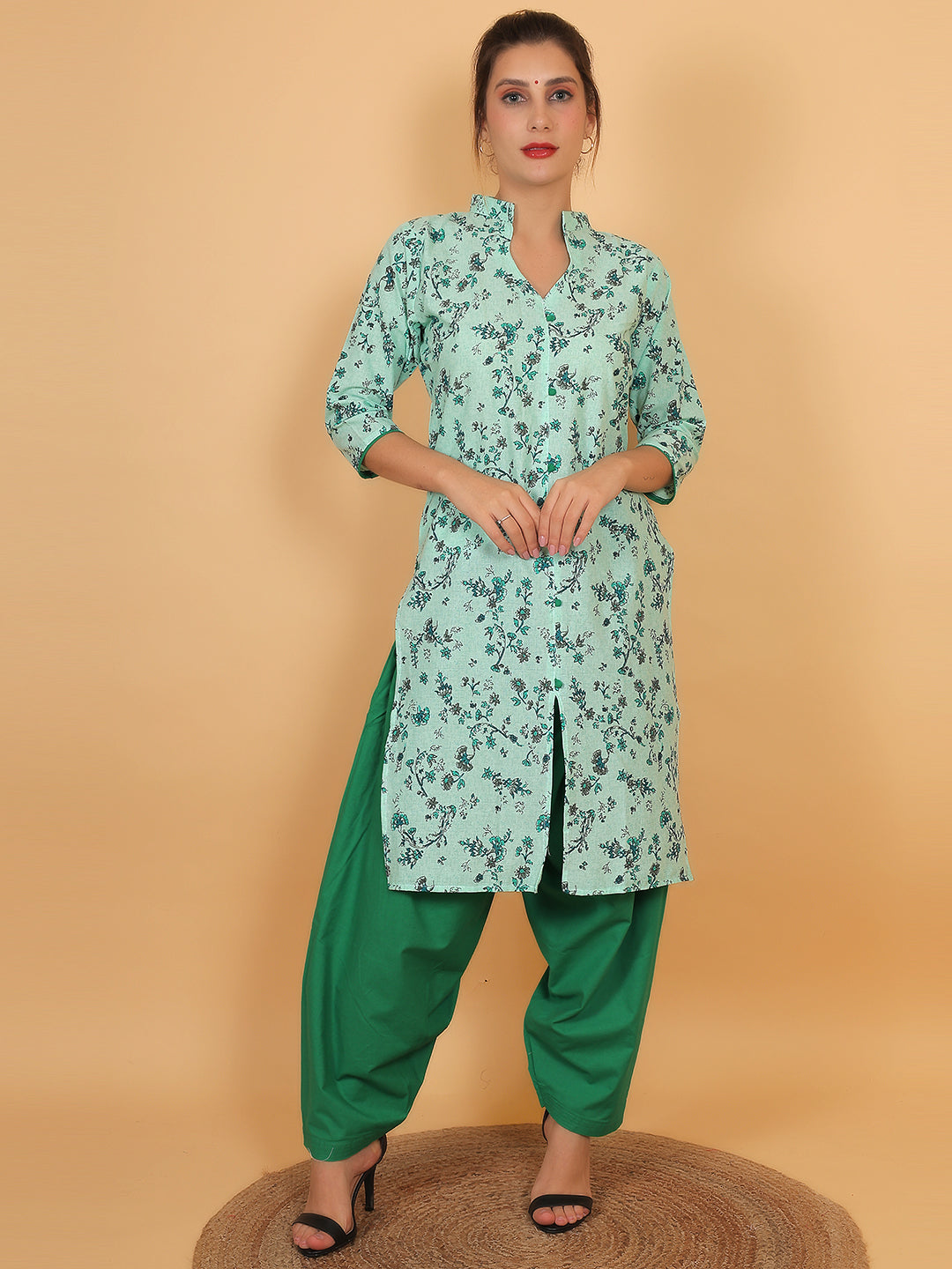 Women Green Floral Printed Cotton Kurta with Solid Green Salwar