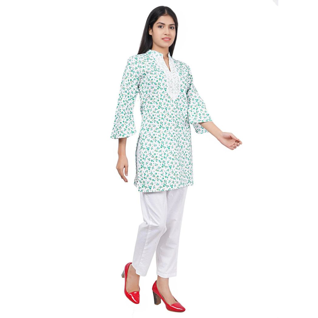 Women Green Floral Printed Straight Kurta