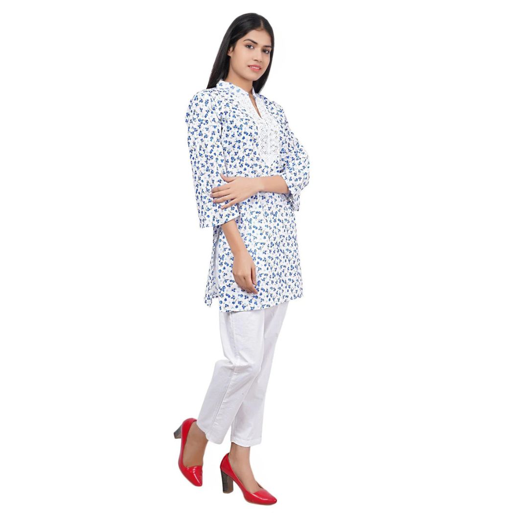 Women Blue Floral Printed Straight Kurta