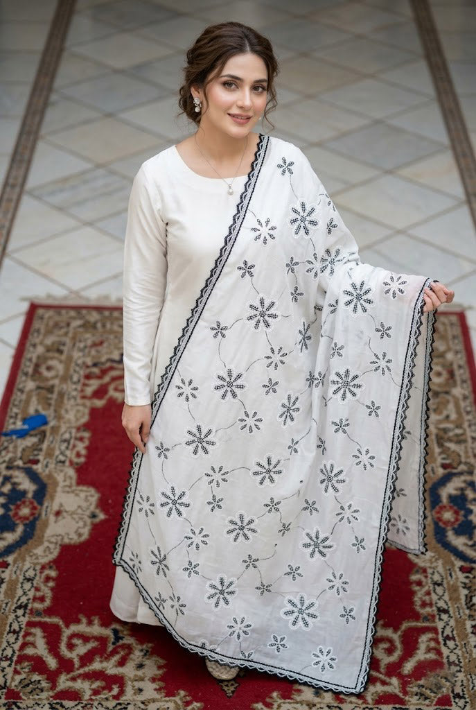 Women's Grace White Pure Cotton Thread Work Dupatta – 2 Meter