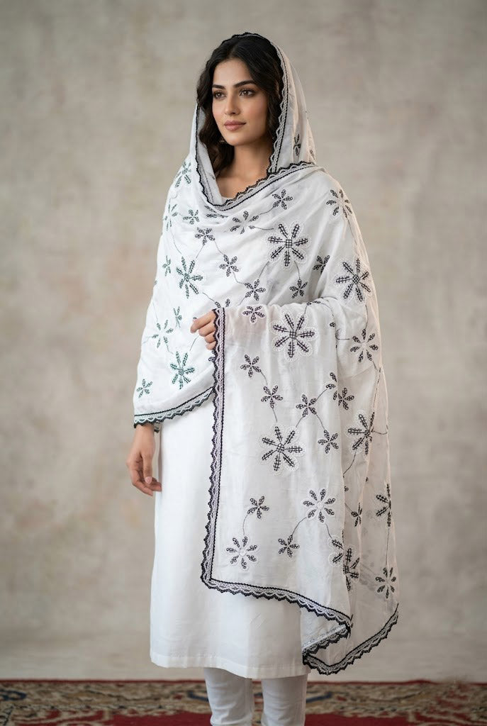 Women's Grace White Pure Cotton Thread Work Dupatta – 2 Meter
