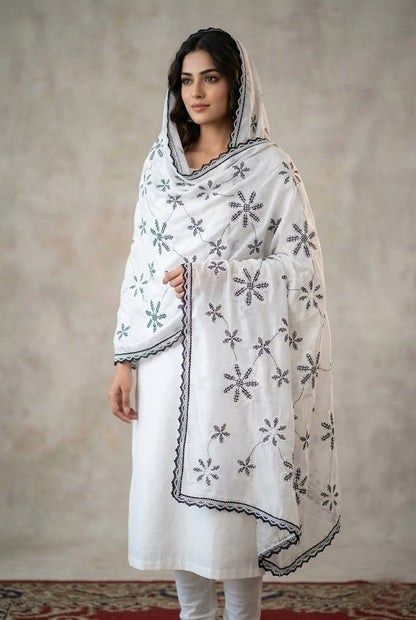 Women's Grace White Pure Cotton Thread Work Dupatta – 2 Meter