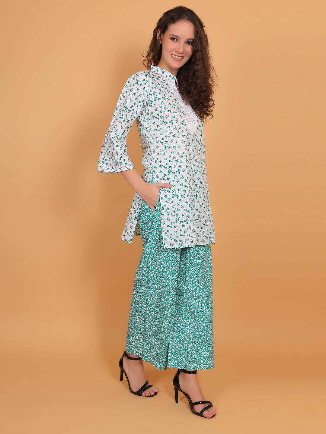 Women White & Green Floral Printed Cotton Kurta with Green Printed Palazzo & Side Pocket