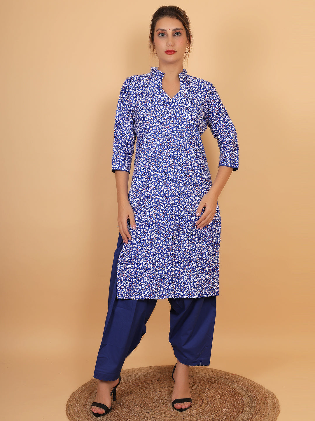 Women Blue Floral Printed Cotton Kurta with Solid Salwar