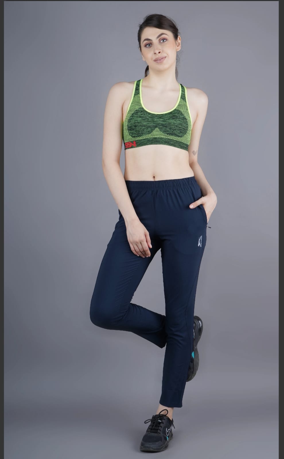 SHIV-NARESH Women Sports Bra Green